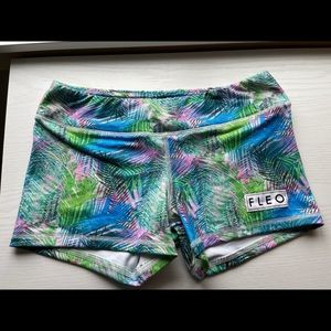 FLEO Shorts Size Medium
